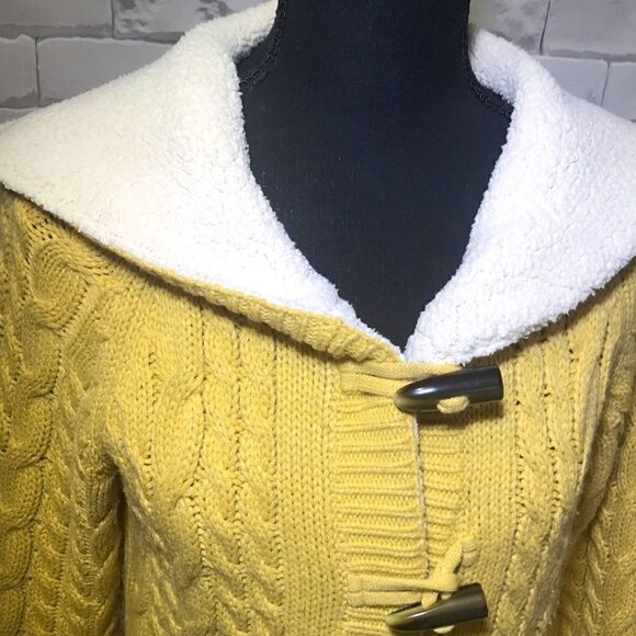 Cabela’s, Cable Knit & Sherpa Trim Hooded Sweater Jacket, Medium - Picture 2 of 5